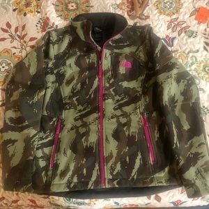 Women’s camo northface jacket